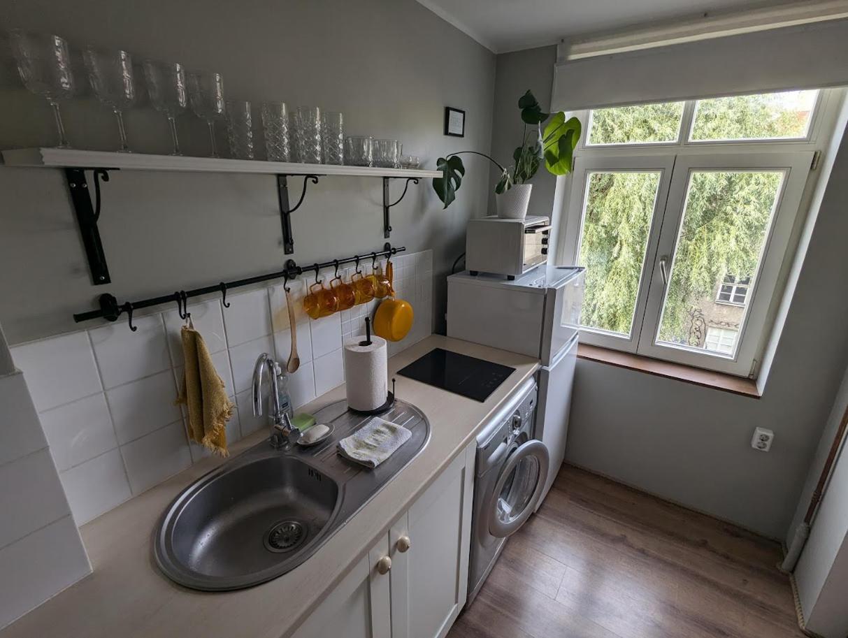 Cozy 2-Room Apartment Near Old Town / Telliskivi Tallinn Luaran gambar